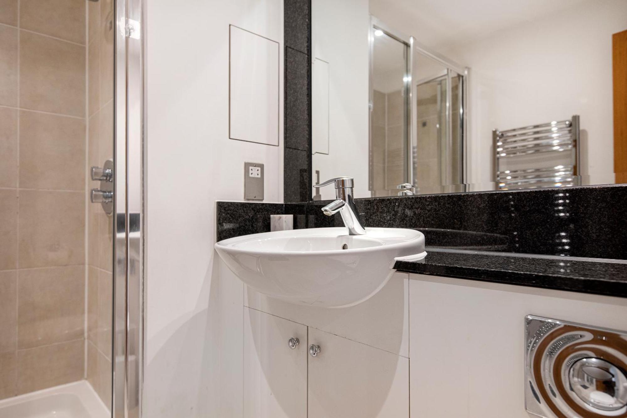 Central 2 Bed With Large Terrace 伦敦 外观 照片
